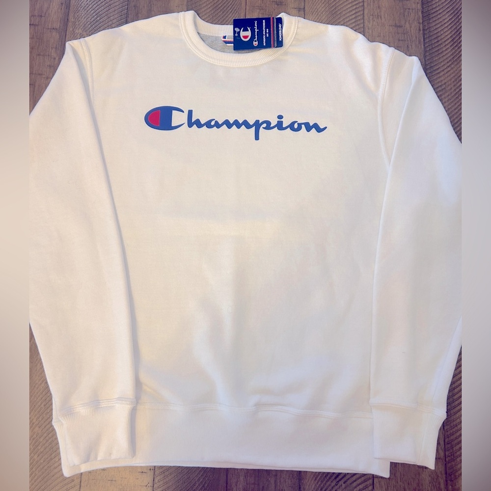 Champion Sz: Medium/Crew Neck Sweatshirt in White-Powerblend *NWT* Logo